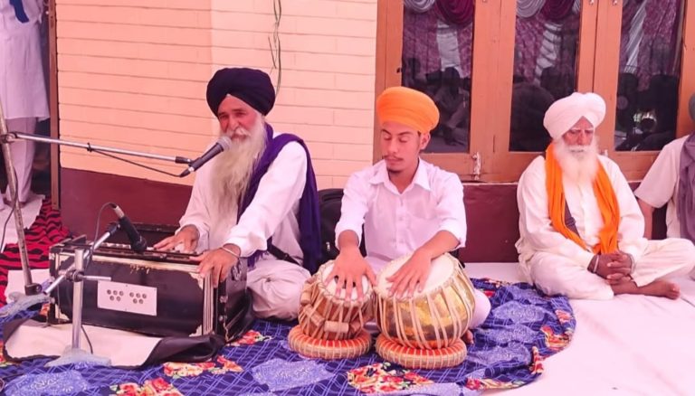 ਅਸਥਾਨ ਬਾਬਾ ਭਗਤ ਸਿੰਘ ਜੀ ਮੂਨਕਾਂ ਵਿਖੇ   ਕੀਰਤਨ ਦਰਬਾਰ ਸਜਾਏ